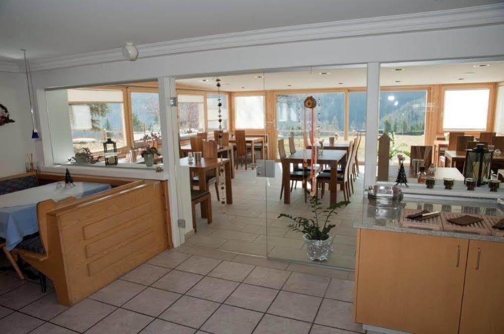 Hotel Garni Panorama Scuol Exterior foto