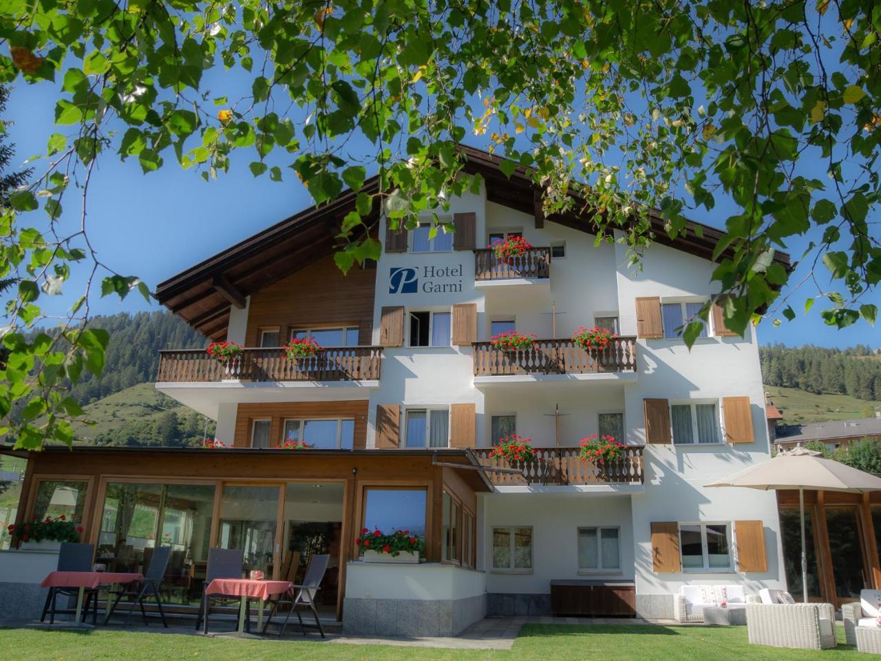 Hotel Garni Panorama Scuol Exterior foto