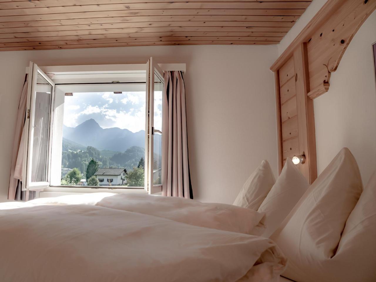 Hotel Garni Panorama Scuol Exterior foto
